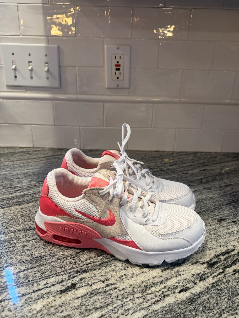 Women’s Nike Air Max Excee Low White Sea Coral CD5432-126 Size 7.5